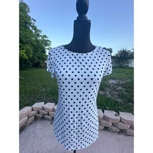 White House Black Market Short Sleeve T-Shirt - Size Small White with Black Dots
